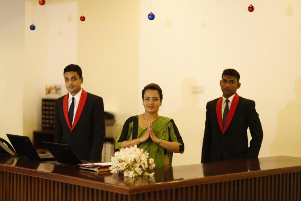 Royal Kandyan Buitenkant foto