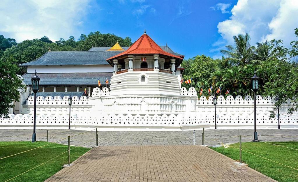 Royal Kandyan Buitenkant foto