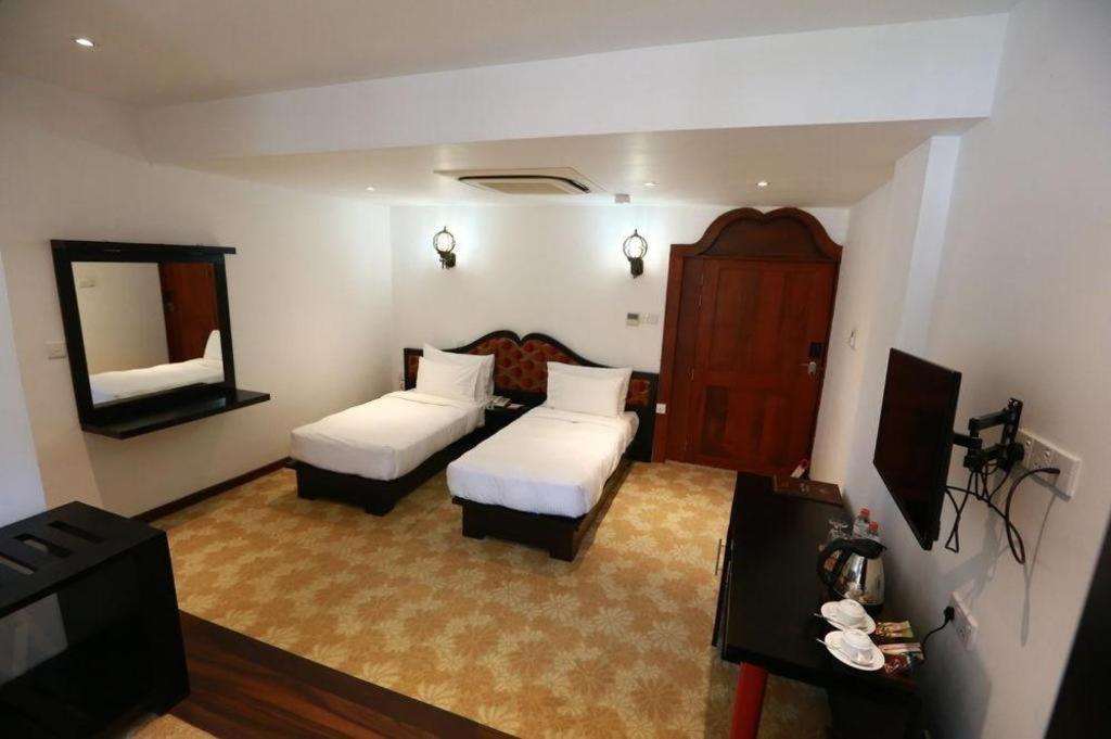 Royal Kandyan Buitenkant foto