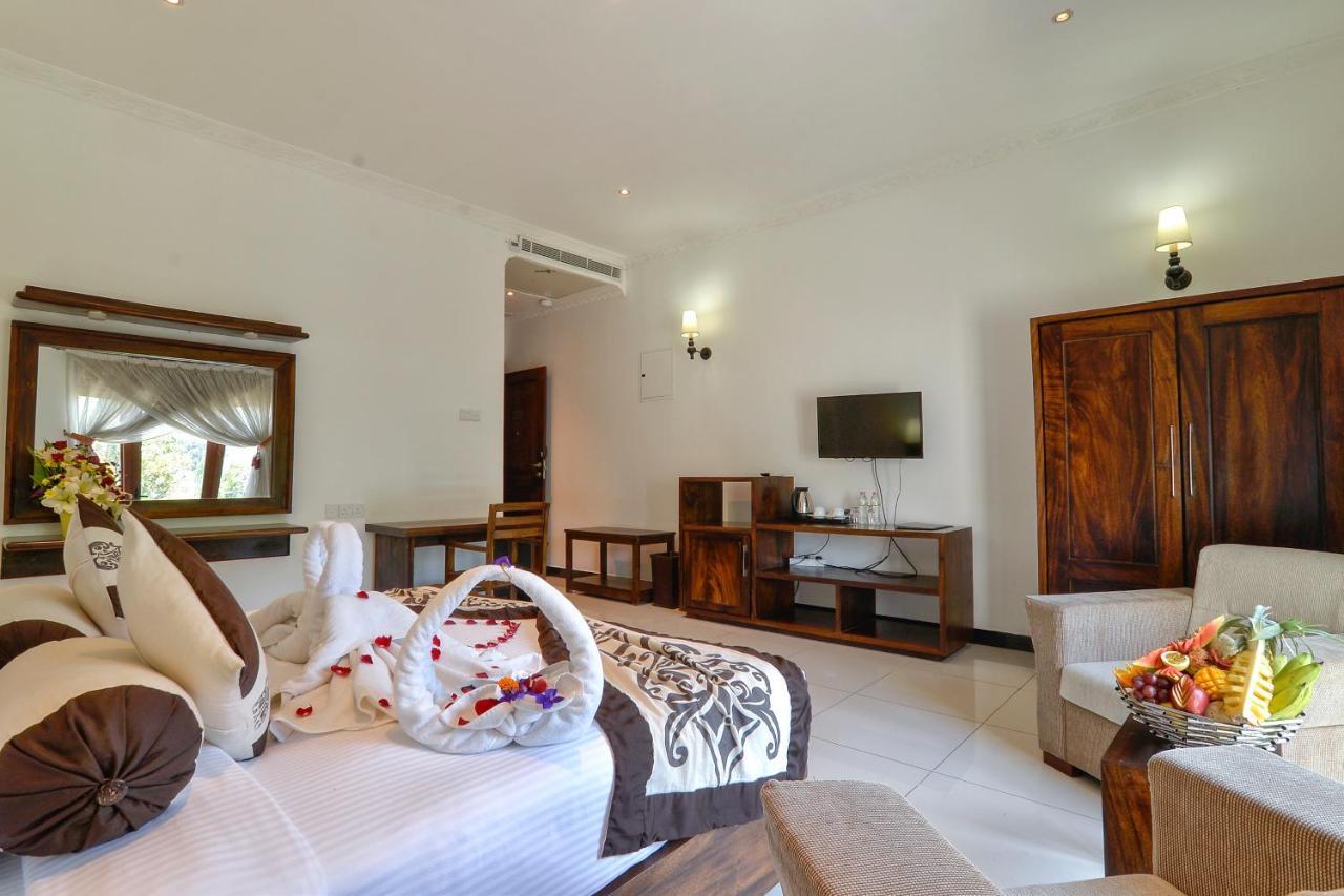 Royal Kandyan Buitenkant foto